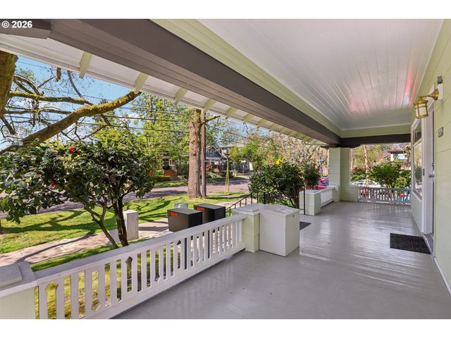 2456 Ne 7TH Ave, Portland, OR 97212