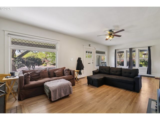 2456 Ne 7TH Ave, Portland, OR 97212