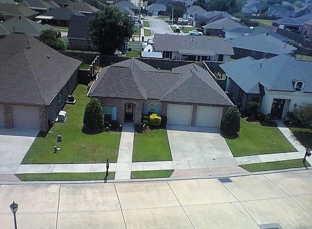 123 Rue St Courtney, Houma, LA 70360