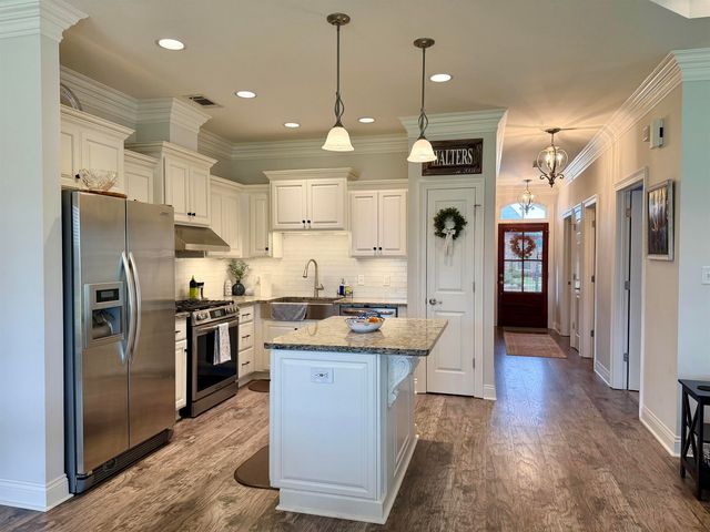 123 Rue St Courtney, Houma, LA 70360