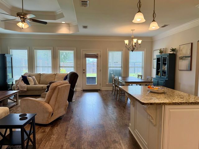 123 Rue St Courtney, Houma, LA 70360