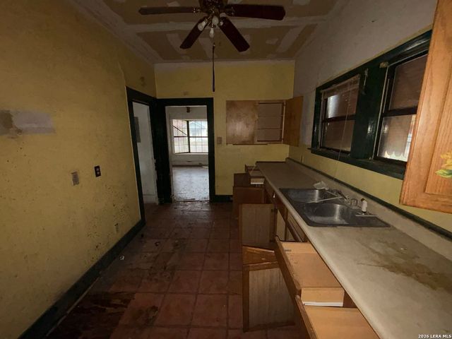 351 Barrett, San Antonio, TX 78225