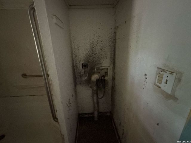 351 Barrett, San Antonio, TX 78225