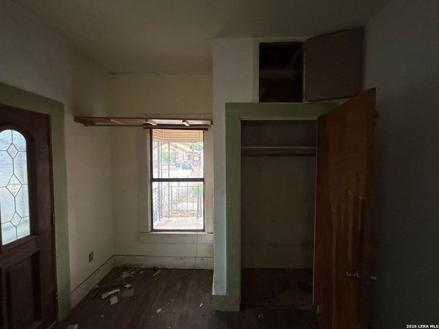 351 Barrett, San Antonio, TX 78225