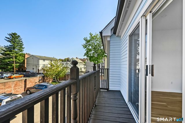 17 Dolsen Place, Stamford, CT 06901