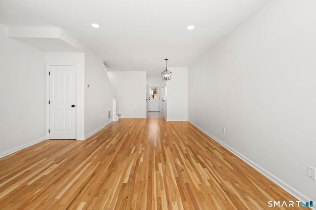 17 Dolsen Place, Stamford, CT 06901