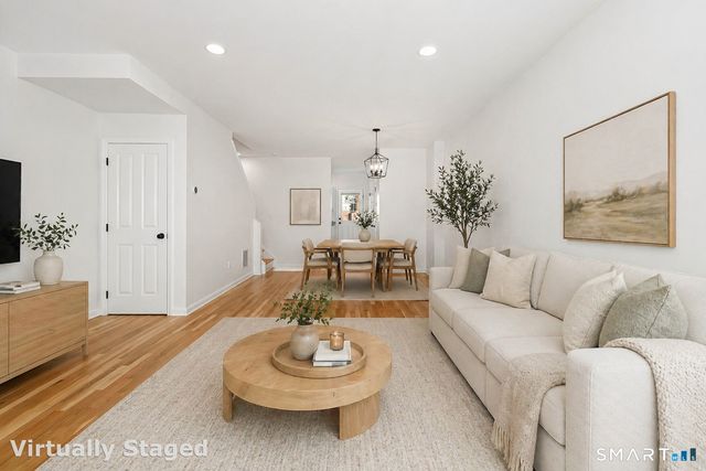 17 Dolsen Place, Stamford, CT 06901