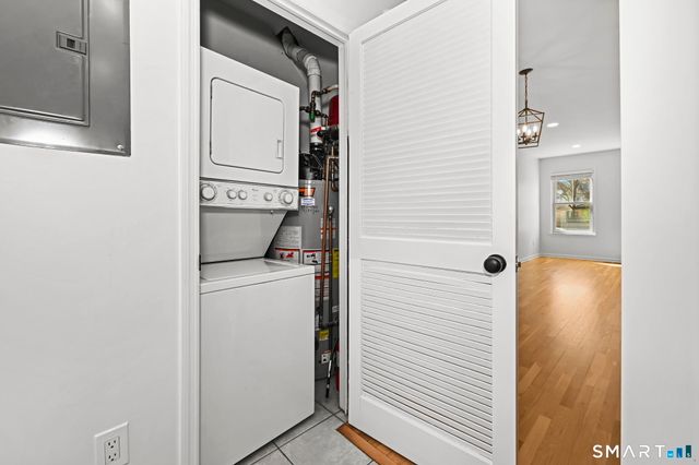 17 Dolsen Place, Stamford, CT 06901