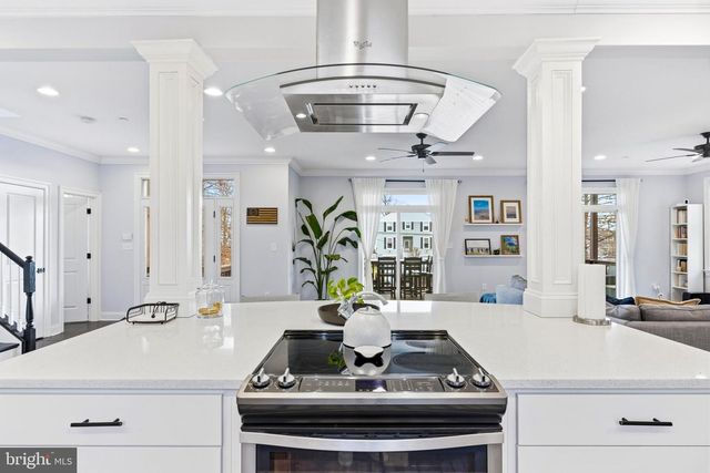 3628 BAY DR, Baltimore, MD 21220