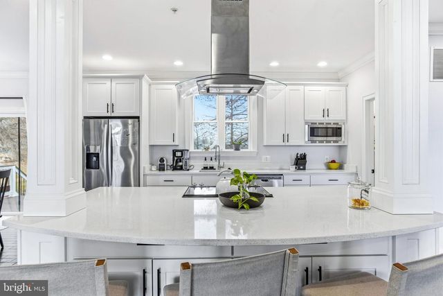 3628 BAY DR, Baltimore, MD 21220