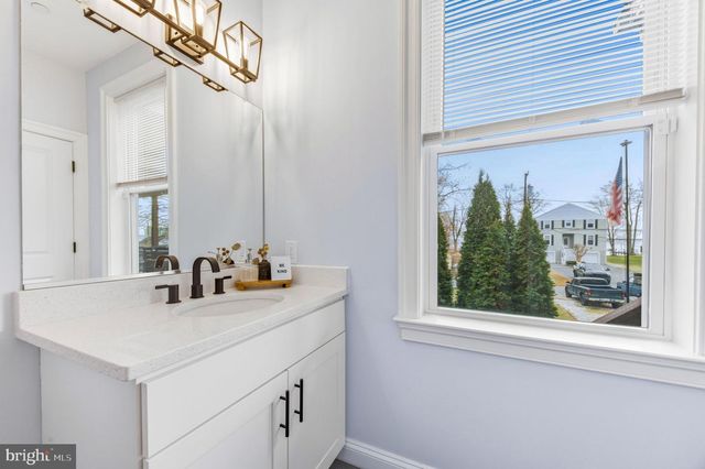 3628 BAY DR, Baltimore, MD 21220