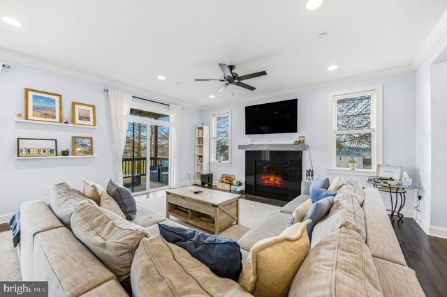 3628 BAY DR, Baltimore, MD 21220