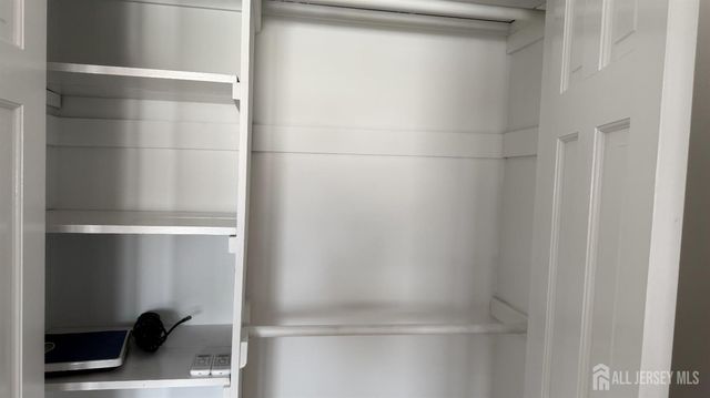 55 Gill Lane Lane 48, Iselin, NJ 08830