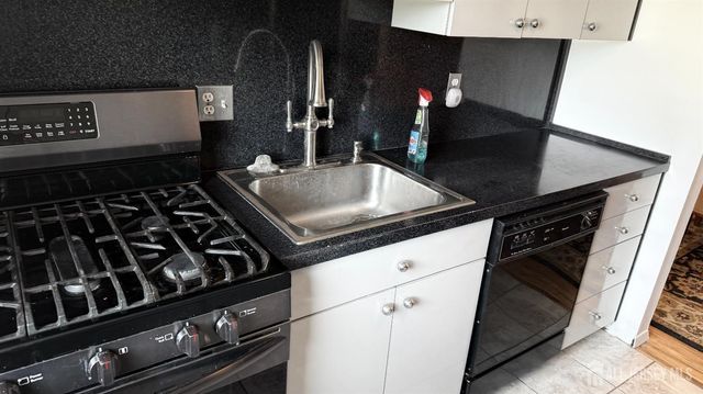 55 Gill Lane Lane 48, Iselin, NJ 08830