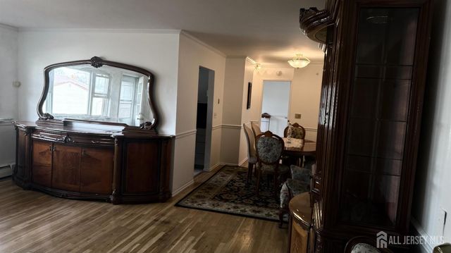 55 Gill Lane Lane 48, Iselin, NJ 08830