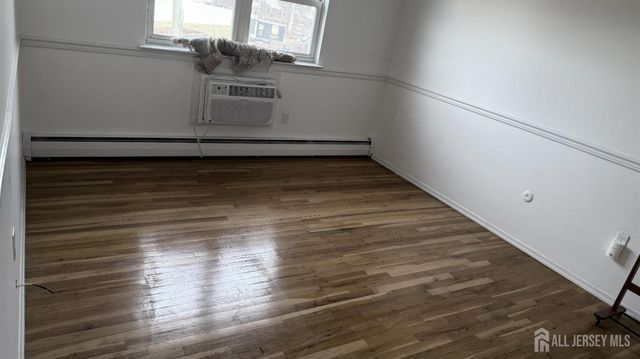 55 Gill Lane Lane 48, Iselin, NJ 08830