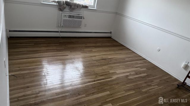 55 Gill Lane Lane 48, Iselin, NJ 08830