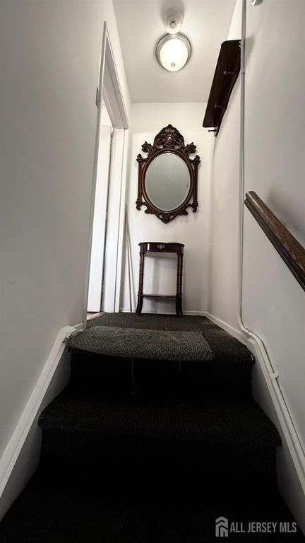 55 Gill Lane Lane 48, Iselin, NJ 08830