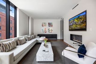 10 Farnsworth 3A, Boston, MA 02210