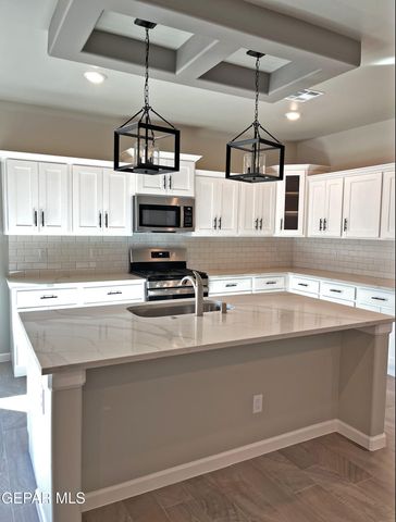 6048 TIN HILL Street, Santa Teresa, NM 88008