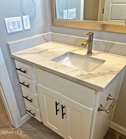 6048 TIN HILL Street, Santa Teresa, NM 88008