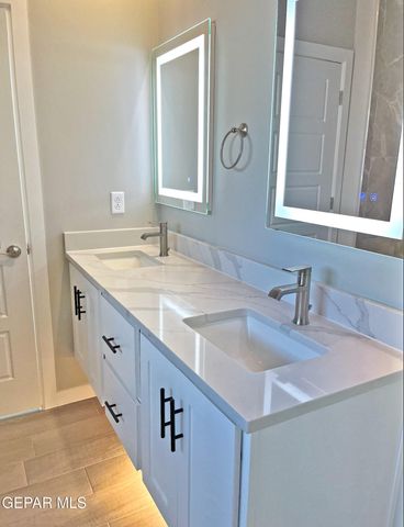 6048 TIN HILL Street, Santa Teresa, NM 88008