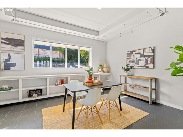 14400 UPLANDS Dr, Lake Oswego, OR 97034