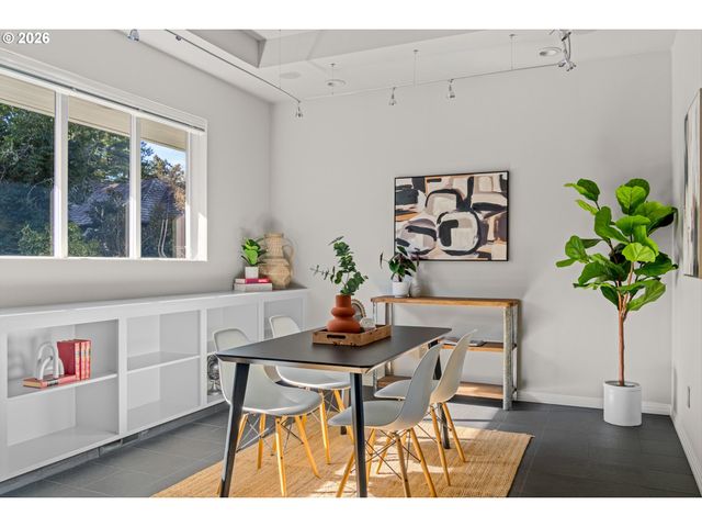 14400 UPLANDS Dr, Lake Oswego, OR 97034