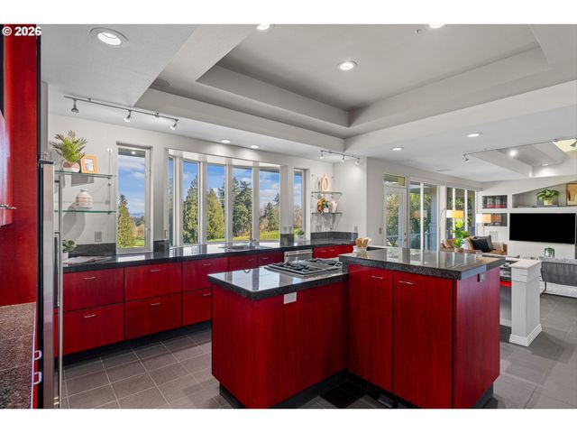 14400 UPLANDS Dr, Lake Oswego, OR 97034
