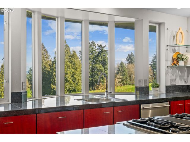 14400 UPLANDS Dr, Lake Oswego, OR 97034