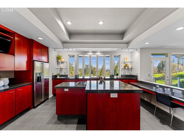 14400 UPLANDS Dr, Lake Oswego, OR 97034