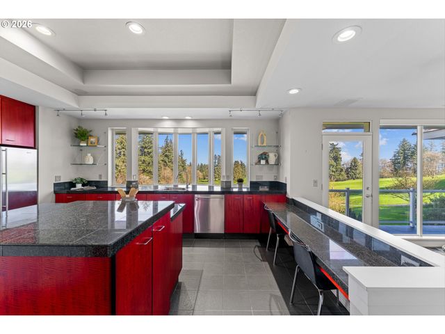 14400 UPLANDS Dr, Lake Oswego, OR 97034