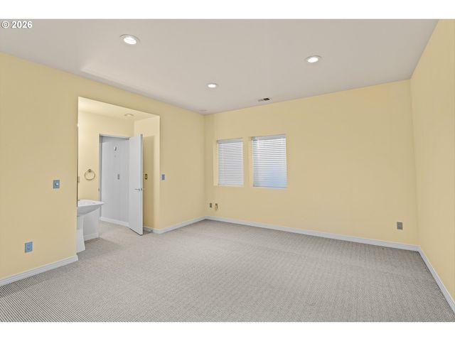 14400 UPLANDS Dr, Lake Oswego, OR 97034