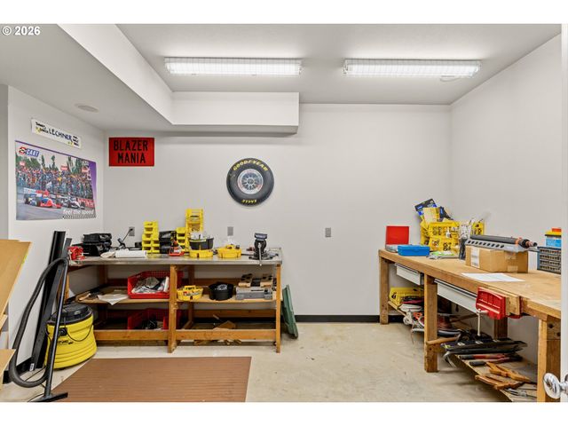 14400 UPLANDS Dr, Lake Oswego, OR 97034