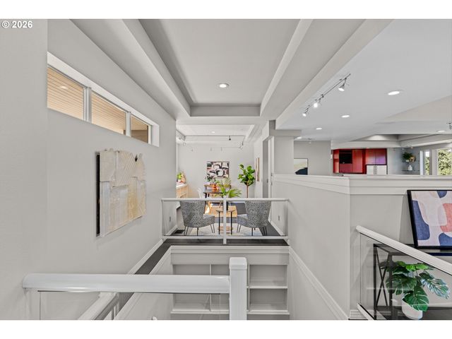 14400 UPLANDS Dr, Lake Oswego, OR 97034