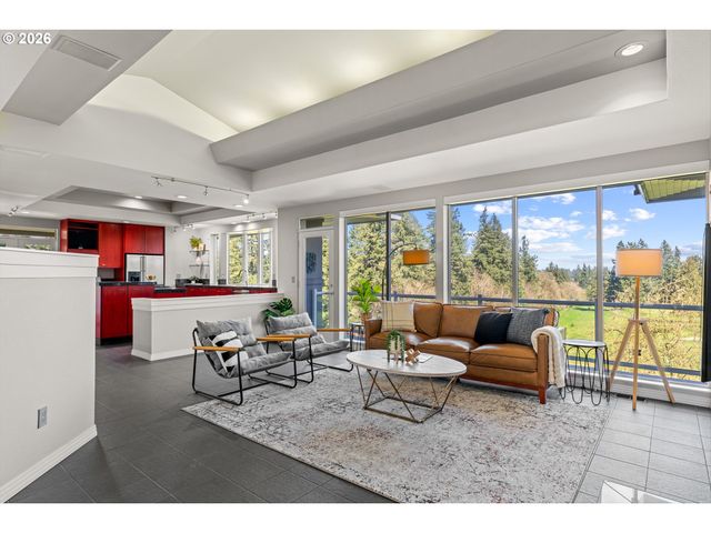 14400 UPLANDS Dr, Lake Oswego, OR 97034