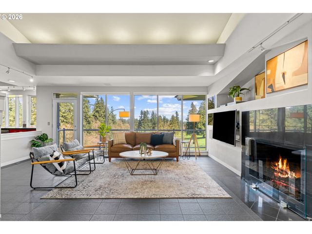 14400 UPLANDS Dr, Lake Oswego, OR 97034