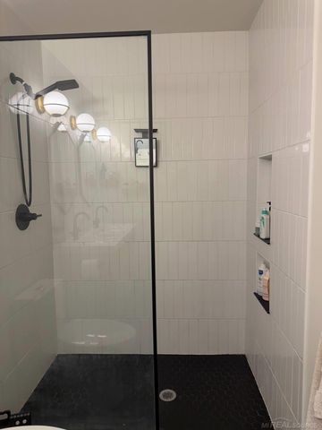 45543 Hidden View Court, Utica, MI 48315