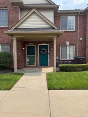 45543 Hidden View Court, Utica, MI 48315