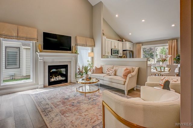 37 A Stonham Place 0601, Amherst, NY 14221