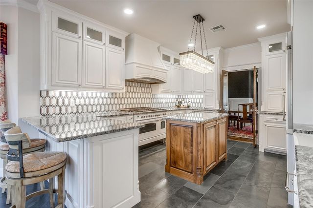 1421 Highlake Lane, Weatherford, TX 76087