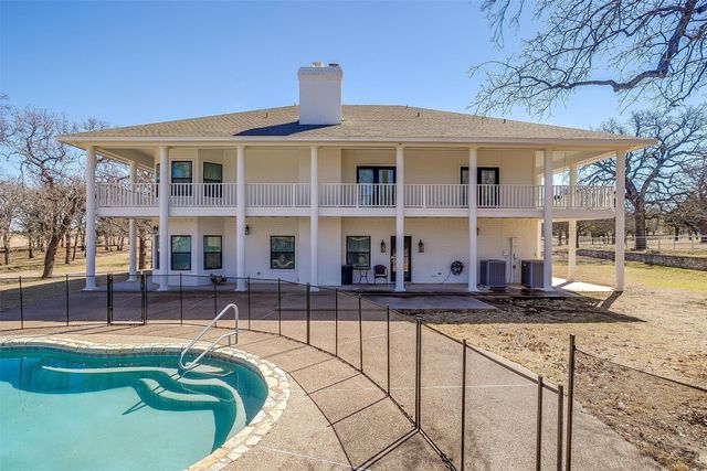 1421 Highlake Lane, Weatherford, TX 76087