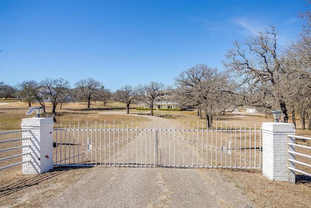1421 Highlake Lane, Weatherford, TX 76087
