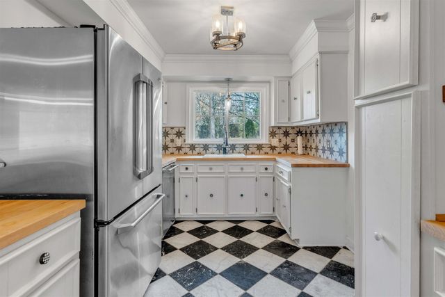 8050 FARMINGTON BLVD, Germantown, TN 38138