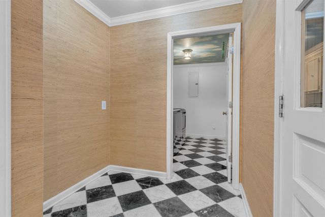 8050 FARMINGTON BLVD, Germantown, TN 38138