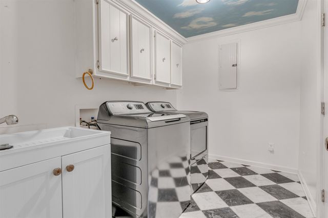 8050 FARMINGTON BLVD, Germantown, TN 38138