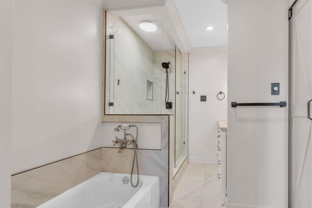 8050 FARMINGTON BLVD, Germantown, TN 38138