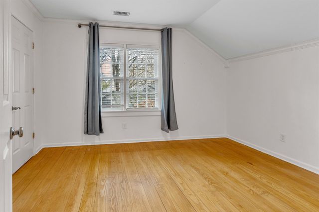 8050 FARMINGTON BLVD, Germantown, TN 38138