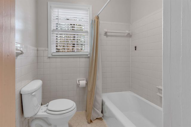 8050 FARMINGTON BLVD, Germantown, TN 38138