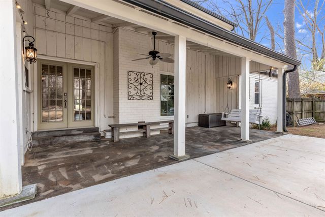 8050 FARMINGTON BLVD, Germantown, TN 38138